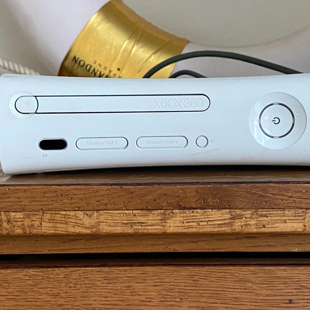 XBOX 360 w/ 60GB external harddrive, Controller & 8 games (Red Dead Redemption!)